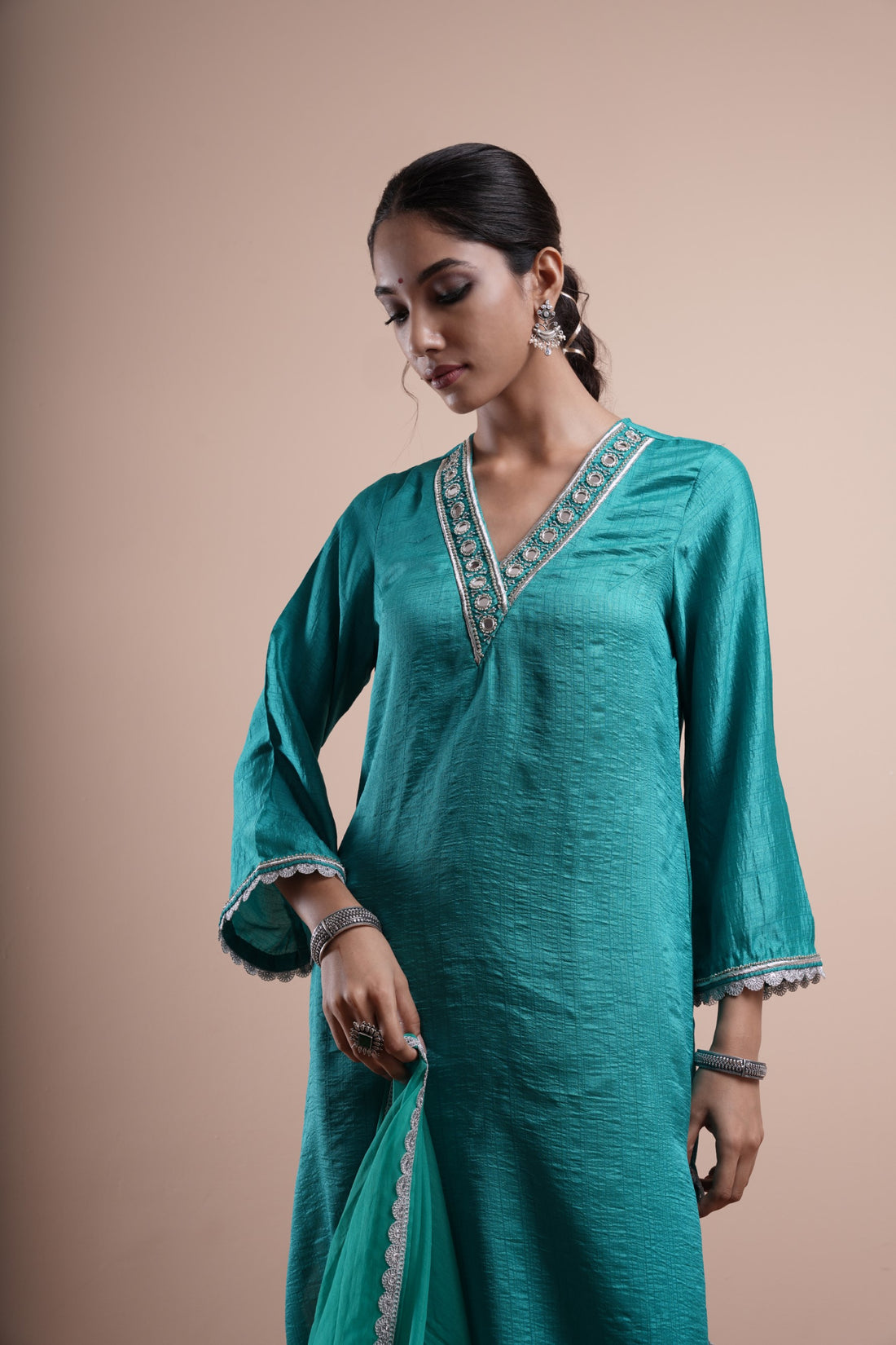 Shabnam Zardozi Kurta Set With Ombre Dupatta