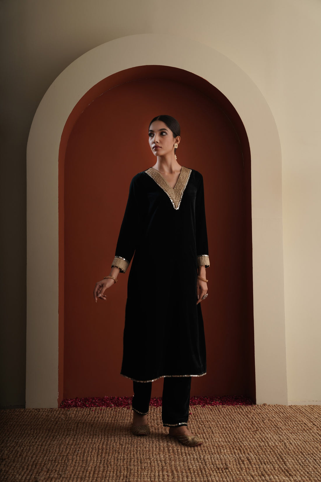 Rania Velvet Kurta Set With Zardozi Work